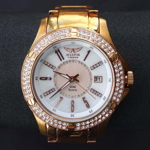 Schwere armbanduhr damen - /,