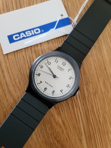 Neue casio armbanduhr - armbanduhr, weißes